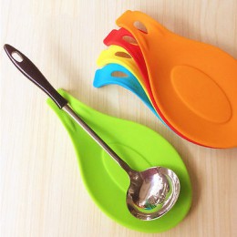 Multi estera de Color al azar herramientas de cocina estera de silicona aislamiento mantel resistente al calor poner una cuchara