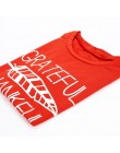 Nueva camiseta de manga corta de verano para mujer, camiseta de cuello redondo con estampado de plumas bendecidas color rojo lad