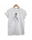 Nuevo Modelo de camiseta para mujer, camisetas de verano divertidas con estampado de mano de amor, camiseta de talla grande para