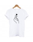 Nuevo Modelo de camiseta para mujer, camisetas de verano divertidas con estampado de mano de amor, camiseta de talla grande para