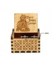 Venta al por mayor de madera antigua mano reina caja de música Retro grabado Juego de tronos caja de música navidad feliz regalo